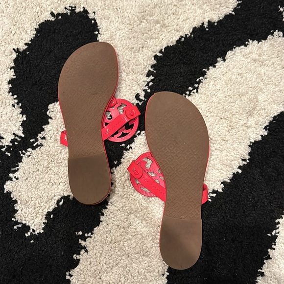 Tory Burch neon pink sandals - Picture 2 of 4